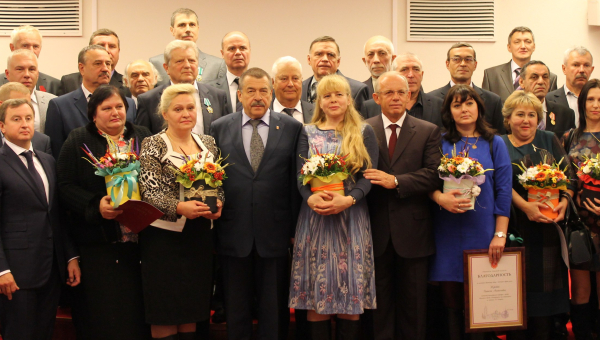 В музее оружия сотрудников НПО «Высокоточные комплексы» поздравили с наступающим Днем машиностроителя. Тульский Государственный Музей Оружия