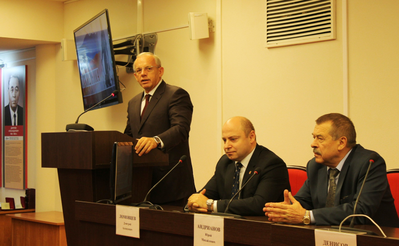 В музее оружия сотрудников НПО «Высокоточные комплексы» поздравили с наступающим Днем машиностроителя. Тульский Государственный Музей Оружия