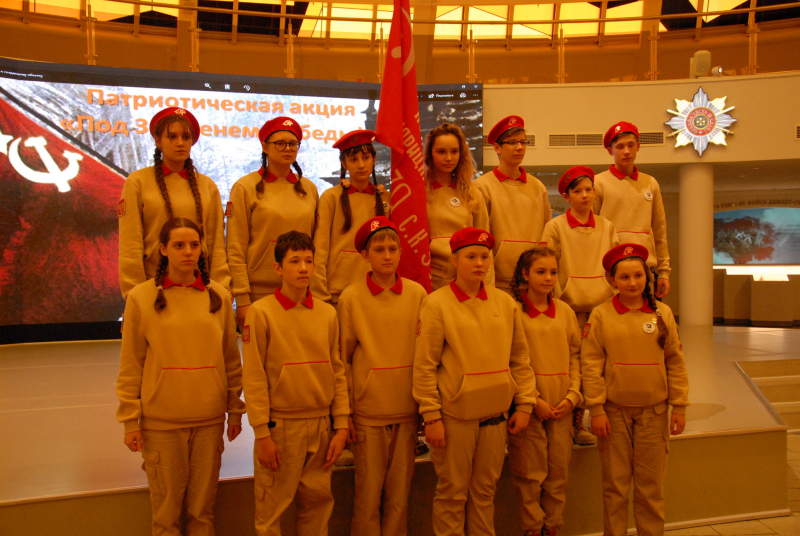 Знамя Победы объединяет молодёжь Тульской области! Патриотическая акция музея оружия продолжается Тульский Государственный Музей Оружия