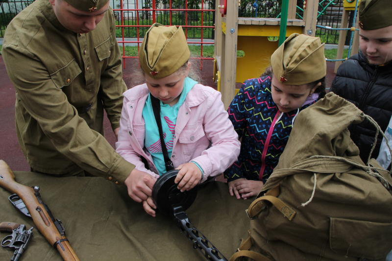 Счастливые детские лица и море позитива! 1 июня в Тульском музее оружия - программа «ШЛЕМ: Школьники Летом Едут в Музей!» Тульский Государственный Музей Оружия