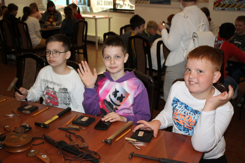 Счастливые детские лица и море позитива! 1 июня в Тульском музее оружия - программа «ШЛЕМ: Школьники Летом Едут в Музей!» Тульский Государственный Музей Оружия