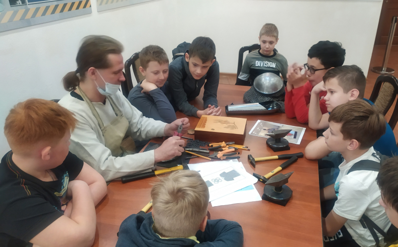 Счастливые детские лица и море позитива! 1 июня в Тульском музее оружия - программа «ШЛЕМ: Школьники Летом Едут в Музей!» Тульский Государственный Музей Оружия