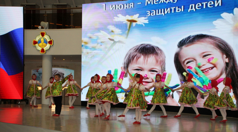 Счастливые детские лица и море позитива! 1 июня в Тульском музее оружия - программа «ШЛЕМ: Школьники Летом Едут в Музей!» Тульский Государственный Музей Оружия