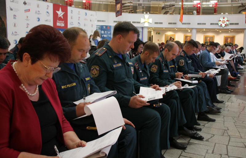 Сегодня Зал Славы российского оружия Тульского государственного музея оружия стал главной региональной площадкой Международной историко-патриотической акции «Диктант Победы» в городе-герое Ту Тульский Государственный Музей Оружия