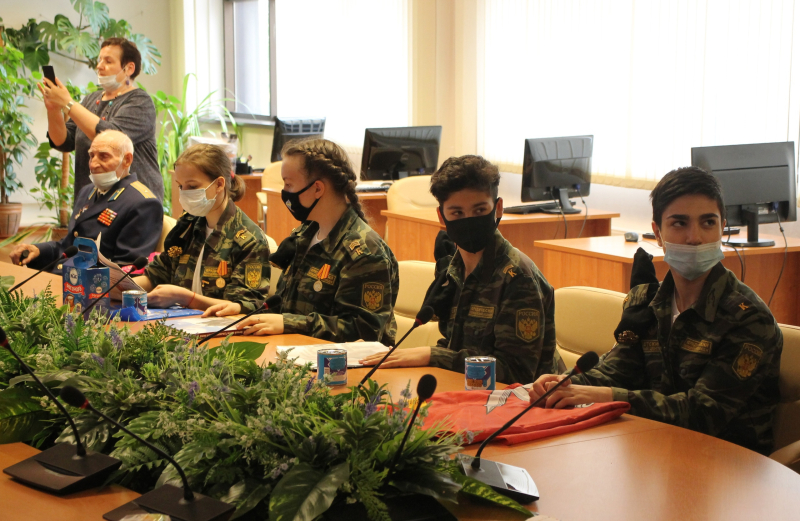 «Потомки, память сохраните!…» В Тульском музее оружия встретились потомки героев Великой Отечественной войны. Тульский Государственный Музей Оружия