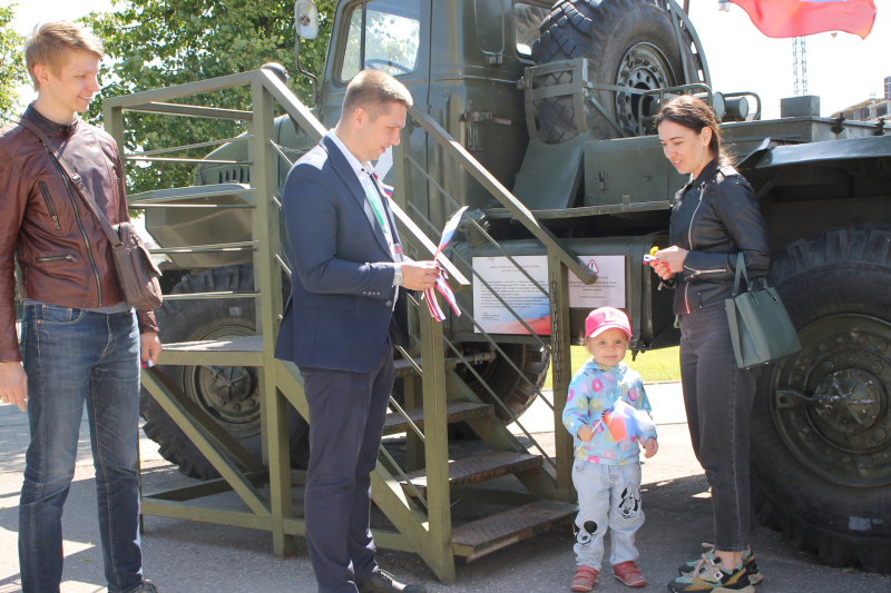 День России в Тульском музее оружия: патриотическая акция «Триколор»! Тульский Государственный Музей Оружия