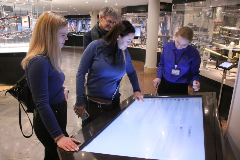 Тульский музей оружия посетили сотрудники Донецкого Республиканского краеведческого музея Тульский Государственный Музей Оружия