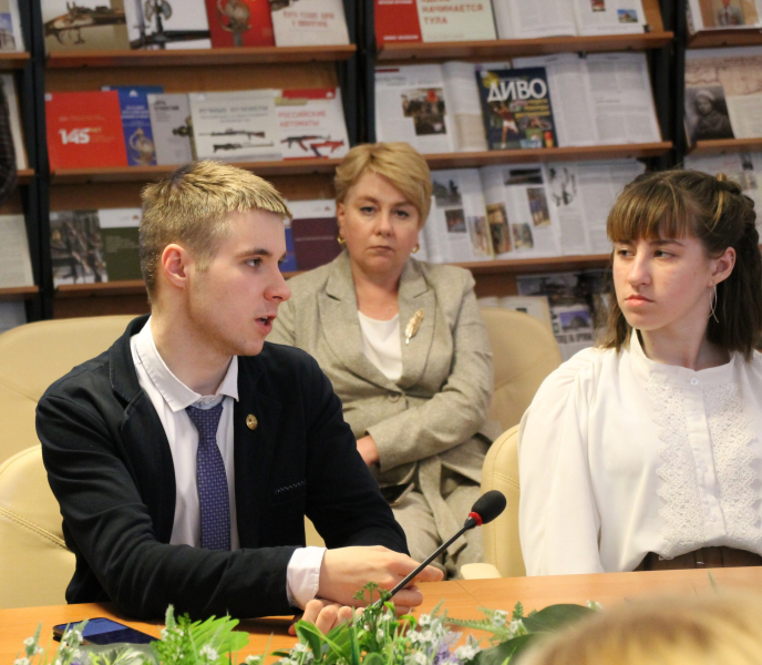 В музее оружия состоялась встреча представителей Тульской городской школьной думы с главой муниципального образования город Тула О.А. Слюсаревой Тульский Государственный Музей Оружия