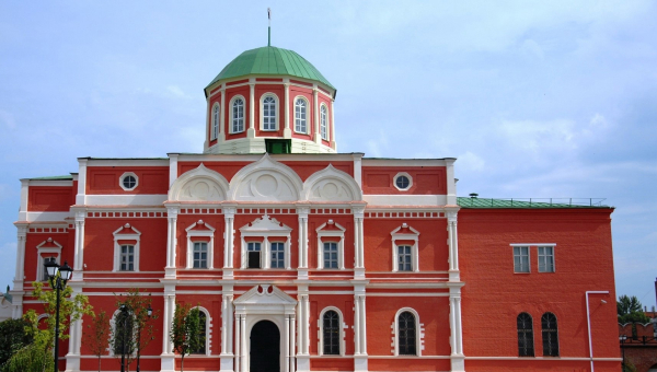 Обращаем ваше внимание, что здание Тульского музея оружия на территории Тульского кремля 7 и 8 сентября 2023 года будет закрыто для приема посетителей. Тульский Государственный Музей Оружия