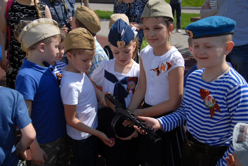 Новое поколение защитников Отечества проходит «Курс молодого бойца». Тульский Государственный Музей Оружия