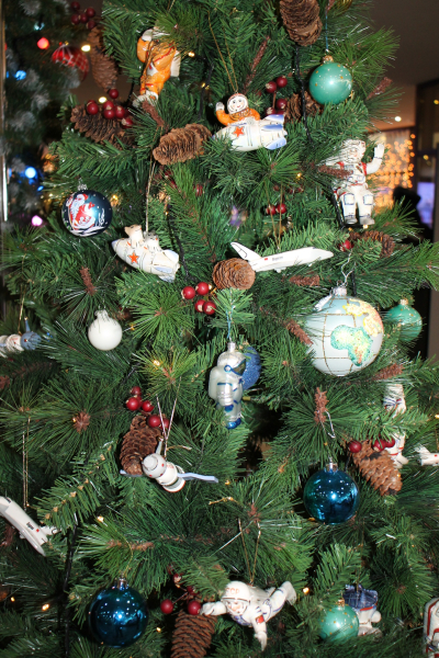 Это просто космос! «Космическая» елка, специальное космическое питание и уникальные фарфоровые космические елочные украшения в музее оружия! Тульский Государственный Музей Оружия