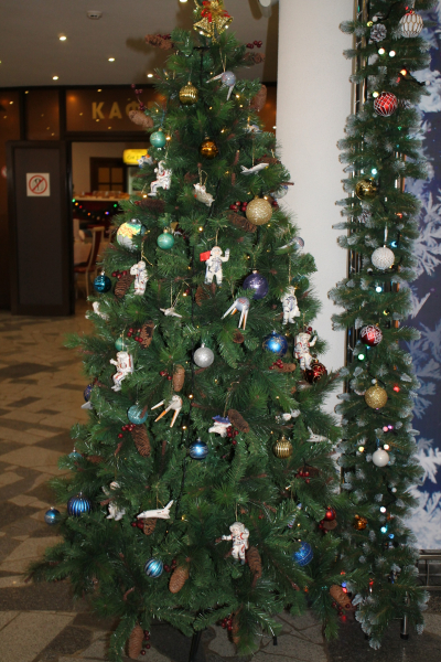 Это просто космос! «Космическая» елка, специальное космическое питание и уникальные фарфоровые космические елочные украшения в музее оружия! Тульский Государственный Музей Оружия