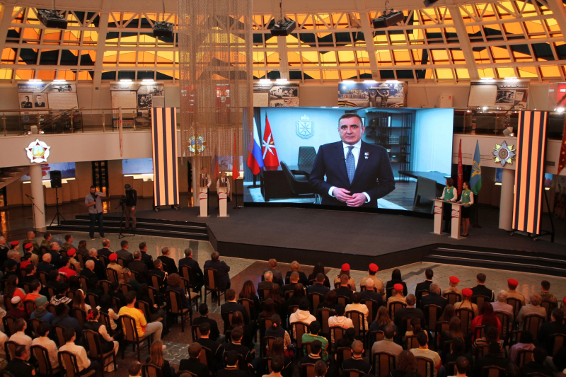 Сегодня прошел Всероссийский Урок Мужества «МЫ РОССИЯ». Центральной площадкой проведения Урока Мужества стал Тульский государственный музей оружия! Тульский Государственный Музей Оружия