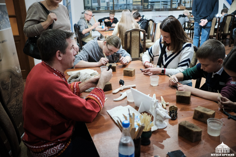 В «Ночь искусств» в музее оружия древние традиции оживают в руках современных умельцев Тульский Государственный Музей Оружия