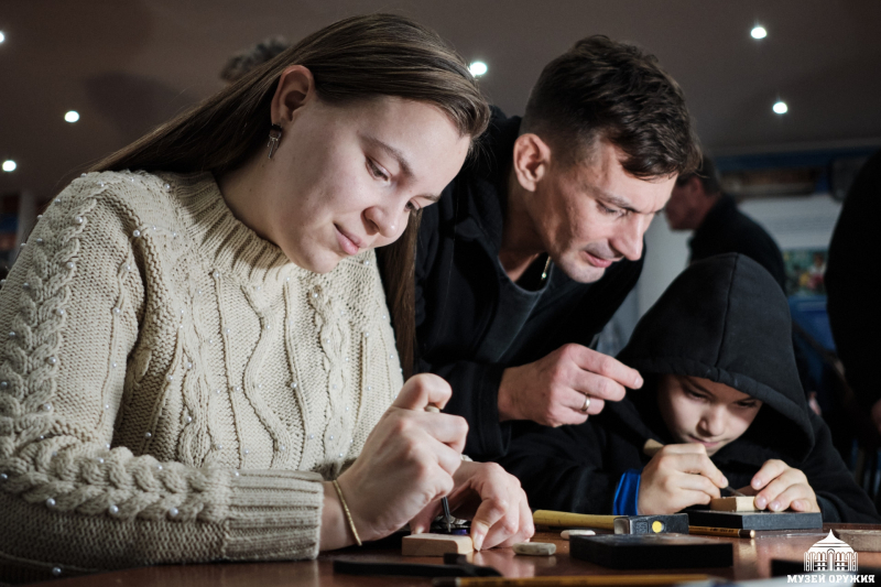 В «Ночь искусств» в музее оружия древние традиции оживают в руках современных умельцев Тульский Государственный Музей Оружия