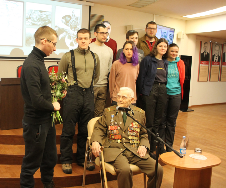 В Тульском музее оружия состоялся Урок мужества «Сражение на Волге – решительный шаг к Победе», посвященный 80-летию Сталинградской битвы Тульский Государственный Музей Оружия