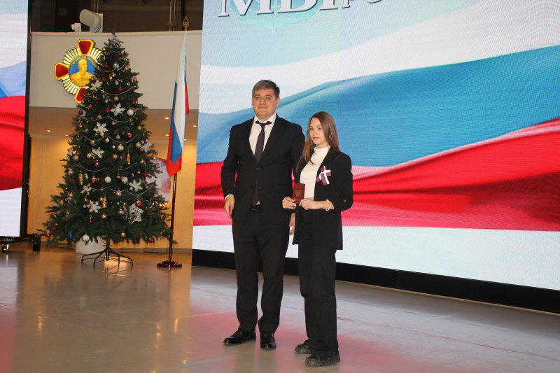 В День Героев Отечества в Тульском музее оружия состоялась торжественная церемония вручения юным тулякам паспорта гражданина Российской Федерации. Тульский Государственный Музей Оружия