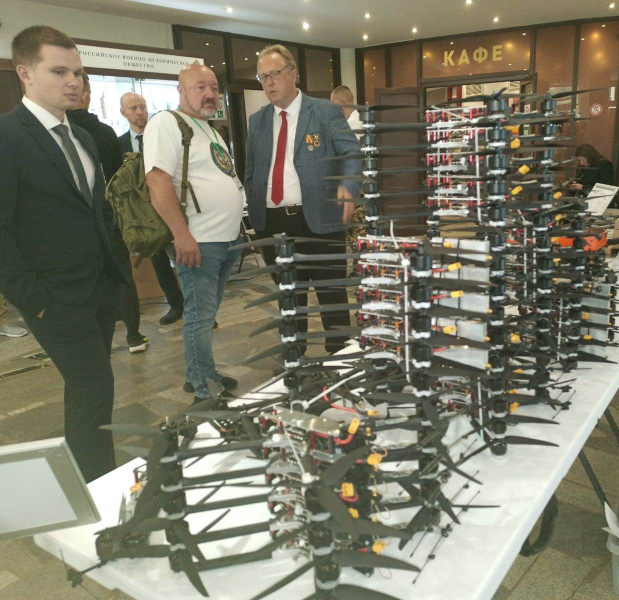 В Зале Славы российского оружия Тульского музея оружия собрались более 300 участников регионального патриотического форума «Всё для Победы 71!» Тульский Государственный Музей Оружия