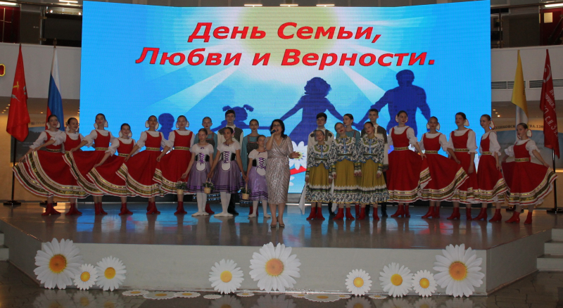 Праздничная концертная программа в День семьи, любви и верности Тульский Государственный Музей Оружия