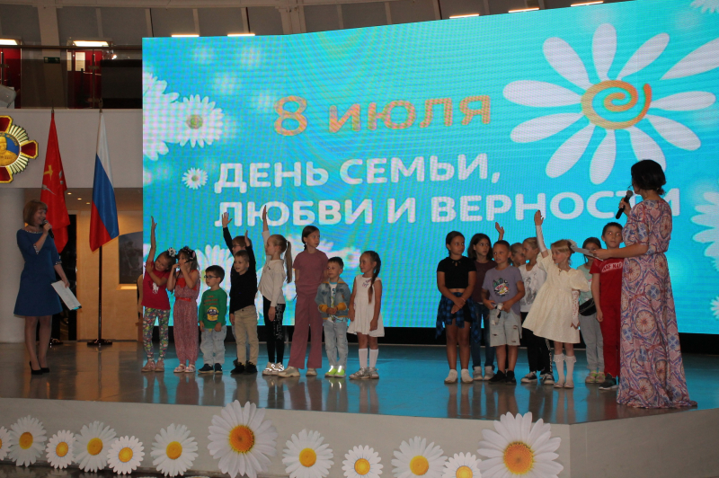 Праздничная концертная программа в День семьи, любви и верности Тульский Государственный Музей Оружия