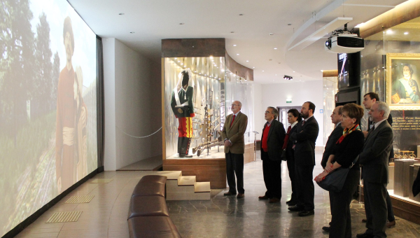 Делегация послов и представителей посольств стран Латинской Америки в музее оружия. Тульский Государственный Музей Оружия