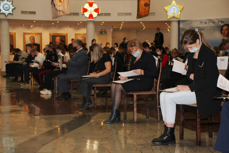 В музее оружия прошел Диктант Обороны Тулы. Мероприятие приурочено к 80-летнему юбилею героической обороны города во время Великой Отечественной войны, а также 45-летию присвоения Туле почетн Тульский Государственный Музей Оружия