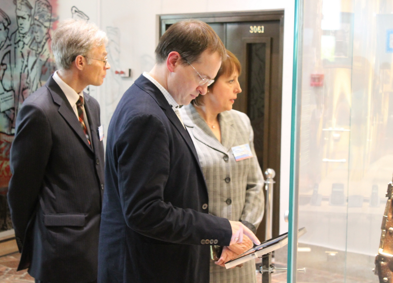 Министр культуры РФ Мединский В.Р. познакомился с новой постоянной экспозицией музея оружия Тульский Государственный Музей Оружия