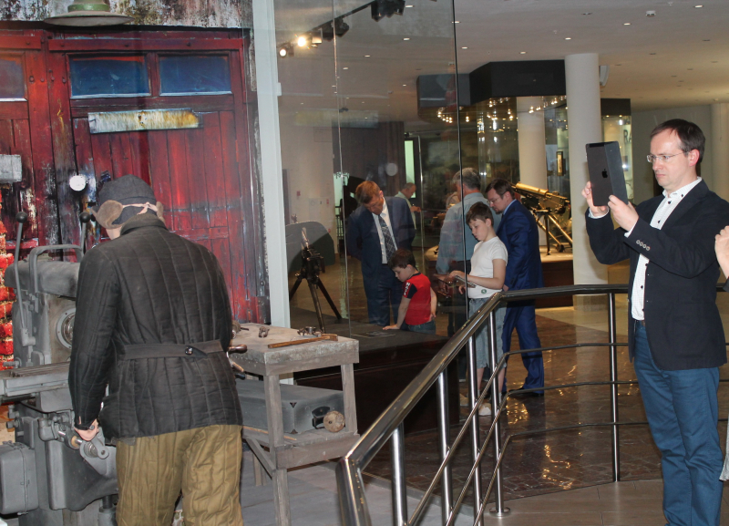 Министр культуры РФ Мединский В.Р. познакомился с новой постоянной экспозицией музея оружия Тульский Государственный Музей Оружия