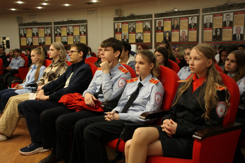 В Тульском музее оружия состоялась творческая встреча с заслуженным артистом Узбекской ССР, актером, режиссёром Рустамом Сагдуллаевым Тульский Государственный Музей Оружия