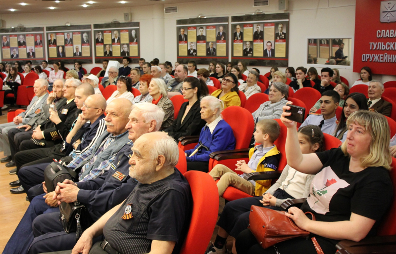 В Тульском музее оружия состоялась творческая встреча с заслуженным артистом Узбекской ССР, актером, режиссёром Рустамом Сагдуллаевым Тульский Государственный Музей Оружия