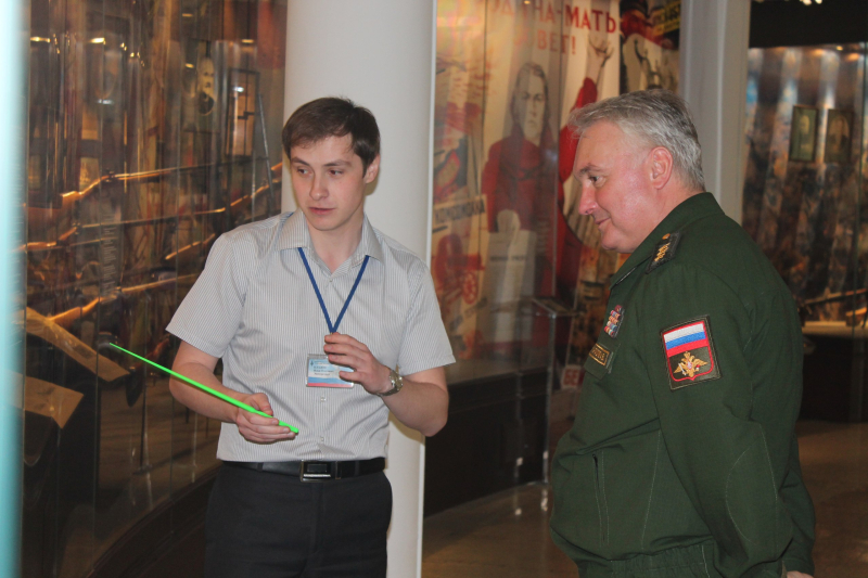 «Признателен коллективу музея за профессионализм в работе по воспитанию любви к Родине!». А.В. Картаполов. Тульский Государственный Музей Оружия