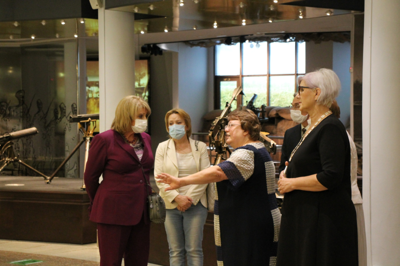 Музей оружия посетила Статс-секретарь – заместитель Министра культуры Российской Федерации Алла Юрьевна Манилова Тульский Государственный Музей Оружия