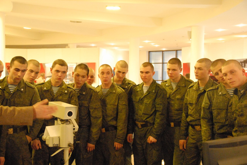 В новом году первыми гостями музея стали воины–десантники Тульский Государственный Музей Оружия