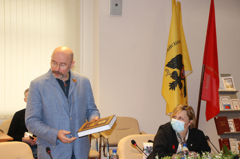 В библиотеке музея оружия экзотические новинки – произведения удивительного человека, «разумного авантюриста» И.Б. Линдера Тульский Государственный Музей Оружия