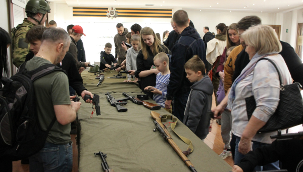 Мастер-класс «Стрелковое дело» по разборке – сборке современных образцов стрелкового вооружения, праздничное селфи на интерактивных площадках и фототочках музея! Тульский Государственный Музей Оружия