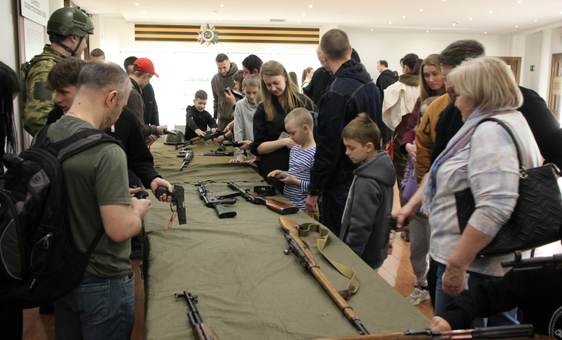 Мастер-класс «Стрелковое дело» по разборке – сборке современных образцов стрелкового вооружения, праздничное селфи на интерактивных площадках и фототочках музея! Тульский Государственный Музей Оружия