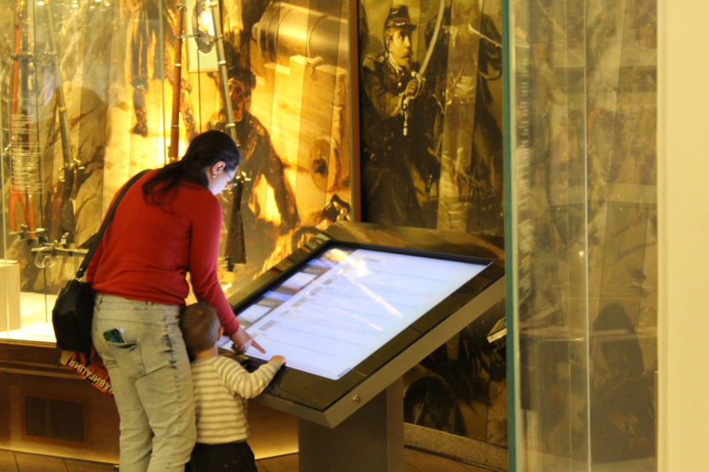 Мастер-класс «Стрелковое дело» по разборке – сборке современных образцов стрелкового вооружения, праздничное селфи на интерактивных площадках и фототочках музея! Тульский Государственный Музей Оружия