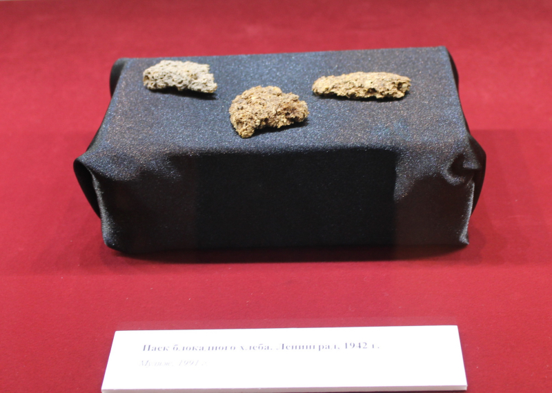 В здании – шлеме музея оружия открылась выставка художника А.Э. Блэка «Город над вольной Невой». Тульский Государственный Музей Оружия