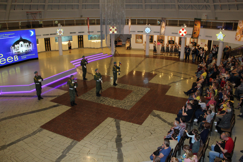 В здании-шлеме музея оружия – торжественное открытие Всероссийской акции Ночь Музеев 2018. Все в музей! Тульский Государственный Музей Оружия