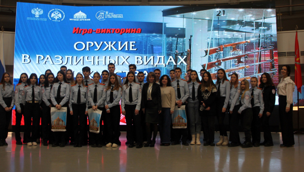 В Тульском музее оружия студенты первого курса Социально-технологического колледжа стали участниками специальной программы - праздничной викторины «Оружие в различных видах искусства» Тульский Государственный Музей Оружия