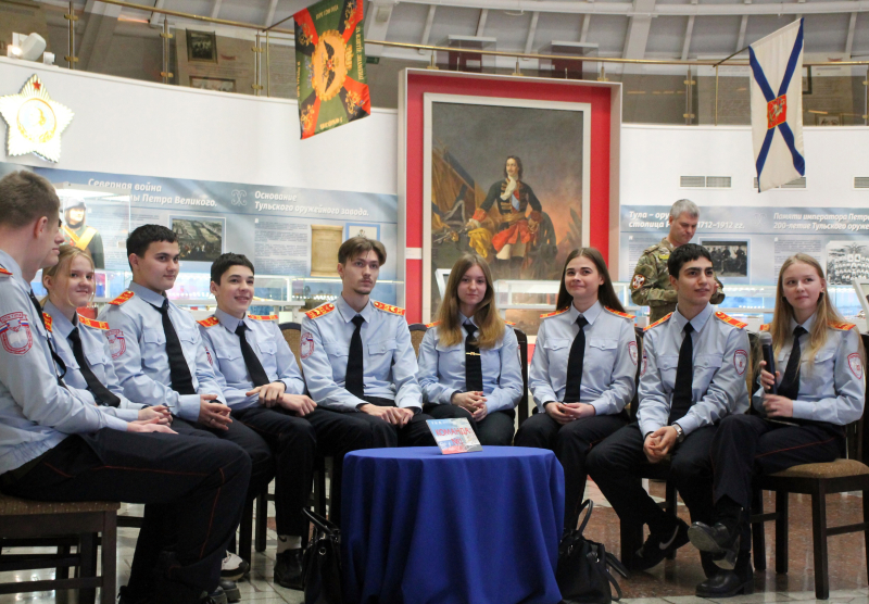 В Тульском музее оружия студенты первого курса Социально-технологического колледжа стали участниками специальной программы - праздничной викторины «Оружие в различных видах искусства» Тульский Государственный Музей Оружия