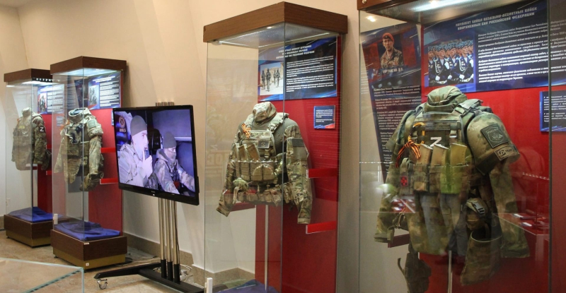 Дорогие друзья! Приглашаем вас посетить выставку «Служу России!» Тульский Государственный Музей Оружия