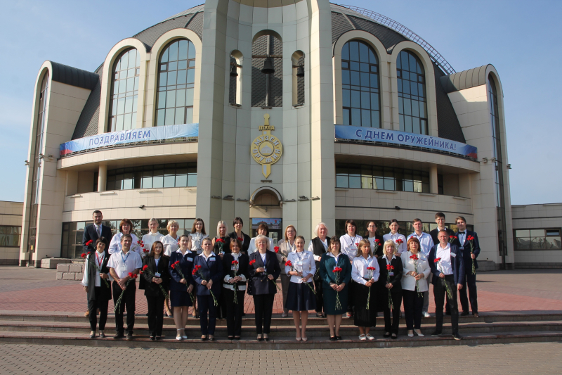 В День оружейника сотрудники Тульского музея оружия почтили память выдающихся конструкторов и организаторов государственного оружейного производства в Туле Тульский Государственный Музей Оружия