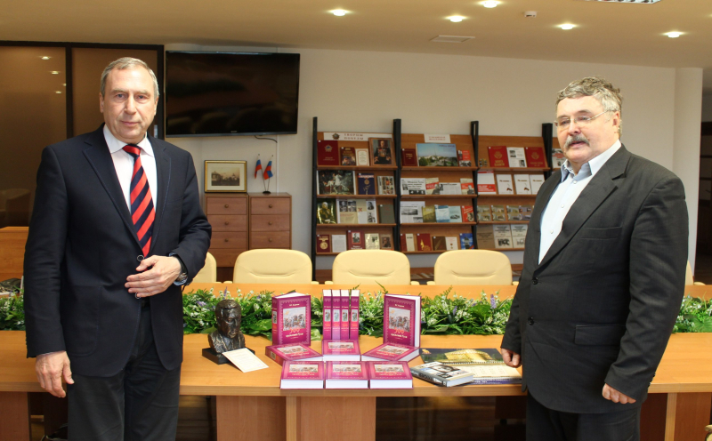 Бесценные дары музею оружия от Клуба 101 Тульский Государственный Музей Оружия