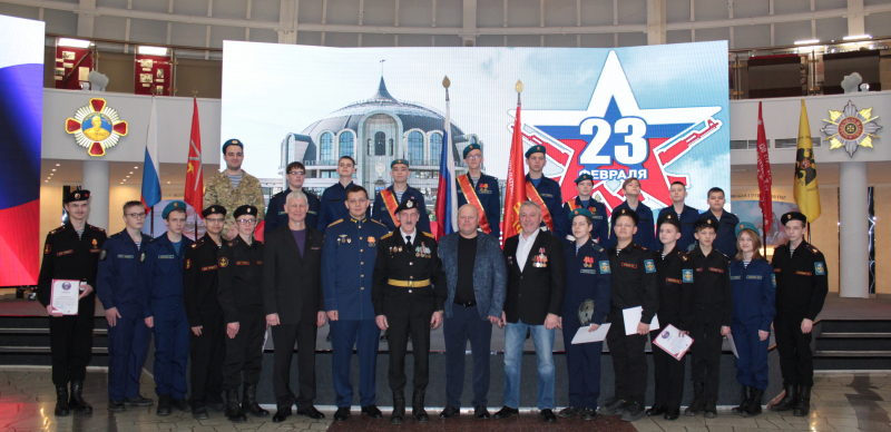В День защитника Отечества по доброй традиции в Зале Славы российского оружия Тульского государственного музея оружия торжественно приняли присягу воспитанники военно-патриотического клуба «Т Тульский Государственный Музей Оружия