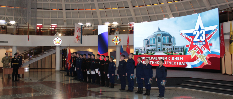 В День защитника Отечества по доброй традиции в Зале Славы российского оружия Тульского государственного музея оружия торжественно приняли присягу воспитанники военно-патриотического клуба «Т Тульский Государственный Музей Оружия