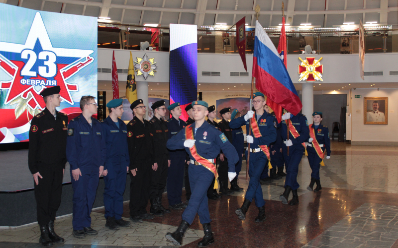 В День защитника Отечества по доброй традиции в Зале Славы российского оружия Тульского государственного музея оружия торжественно приняли присягу воспитанники военно-патриотического клуба «Т Тульский Государственный Музей Оружия