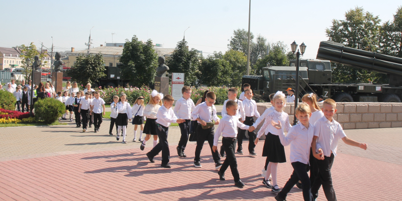 В День знаний Тульский государственный музей оружия по традиции радушно принимал учащихся Центров образования города Тулы Тульский Государственный Музей Оружия