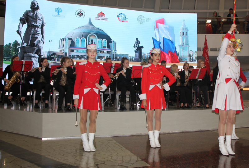 Праздничная концертная программа «Пусть живёт и процветает наша тульская земля!» Тульский Государственный Музей Оружия
