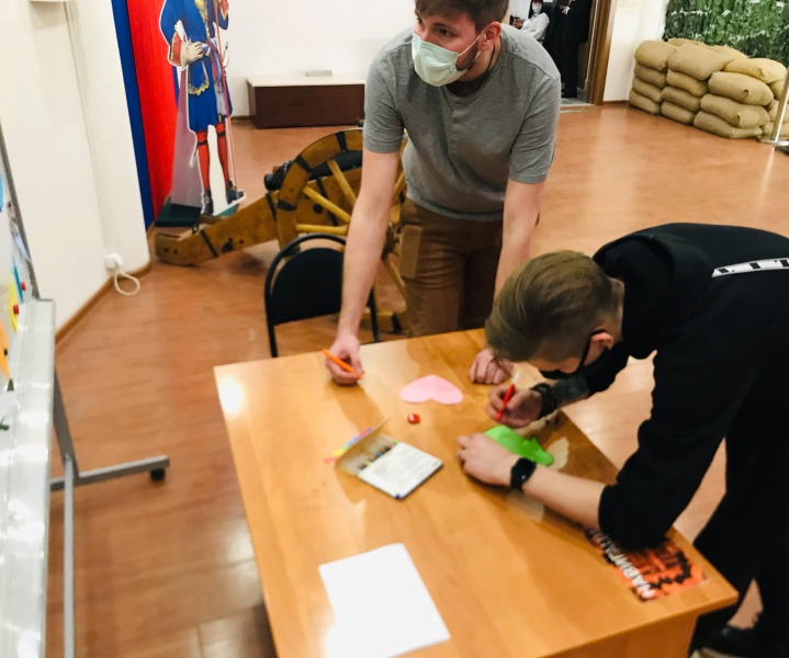 «Весеннее вдохновение»! В Международный женский день в музее оружия работает праздничная почта. Тульский Государственный Музей Оружия